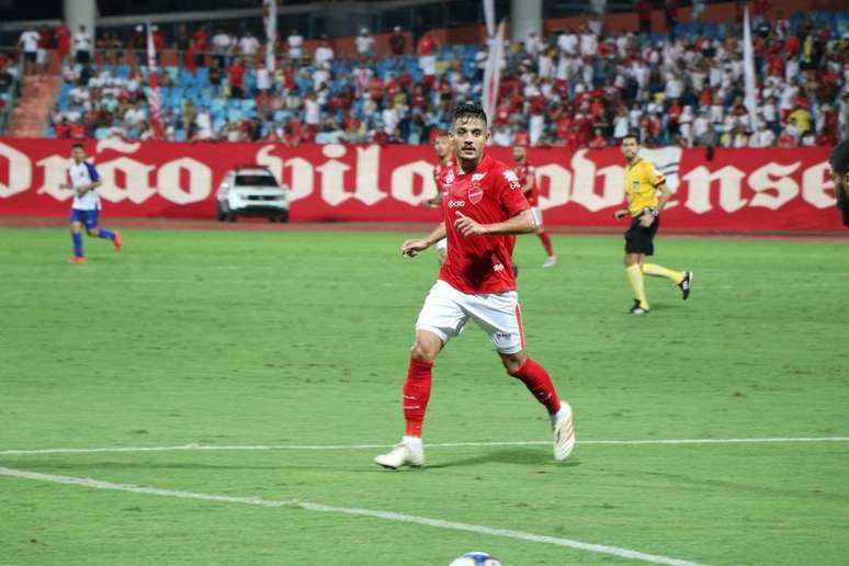 Nota Moura marca e o Vila Nova vence o Botafogo em Ribeirão Preto.