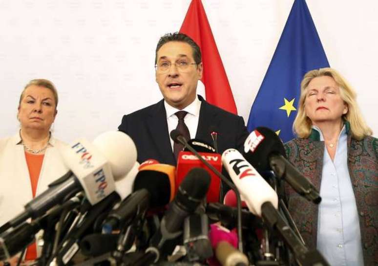 Heinz-Christian Strache anuncia sua saída do cargo de vice-chanceler