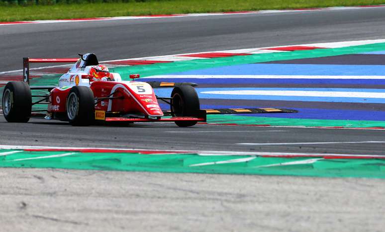 De ponta a ponta, Gianluca Petecof vence pela 3ª vez em quatro provas no italiano de F4
