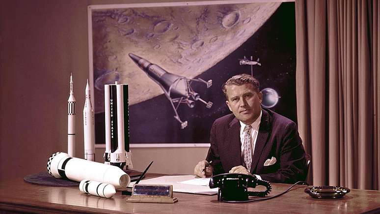 Wernher Von Braun, um ex-cientista nazista, foi o c&eacute;rebro por tr&aacute;s do foguete que levou a Apollo 11 ao espa&ccedil;o
