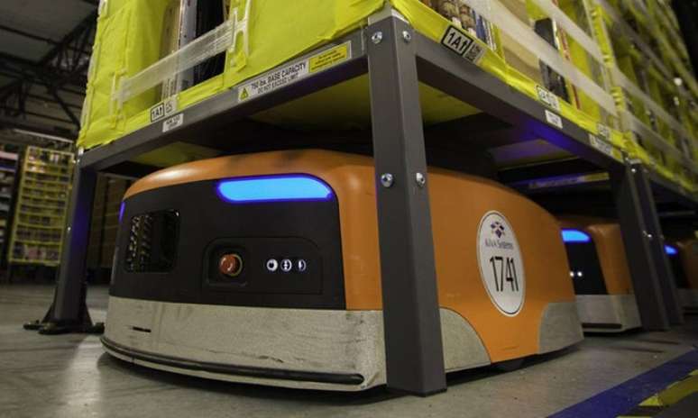 Amazon vai começar a usar robôs para empacotar pedidos
