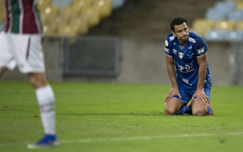 O momento do Cruzeiro tem gerado queda de rendimento em vários jogadores, como o atacante Fred- (Foto: Jorge Rodrigues/Eleven)