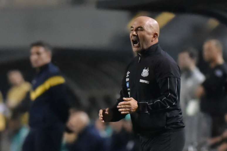 O técnico argentino não teve uma boa noite contra o Palmeiras (Foto: Ivan Storti/Santos FC)