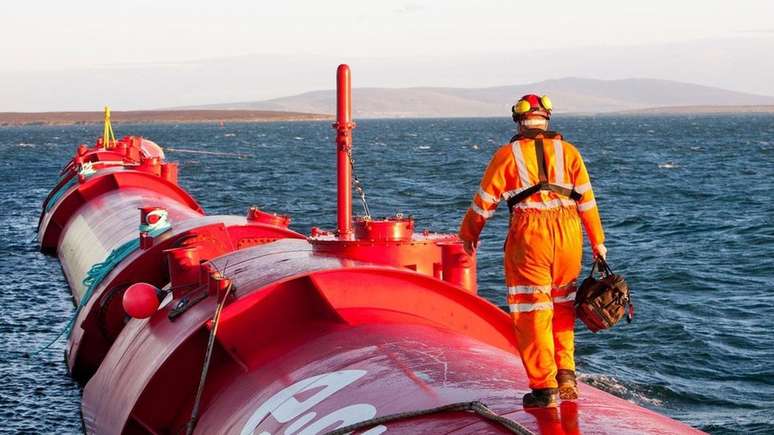 Orkney obt&eacute;m energia limpa de fontes como vento, mar&eacute;s e ondas