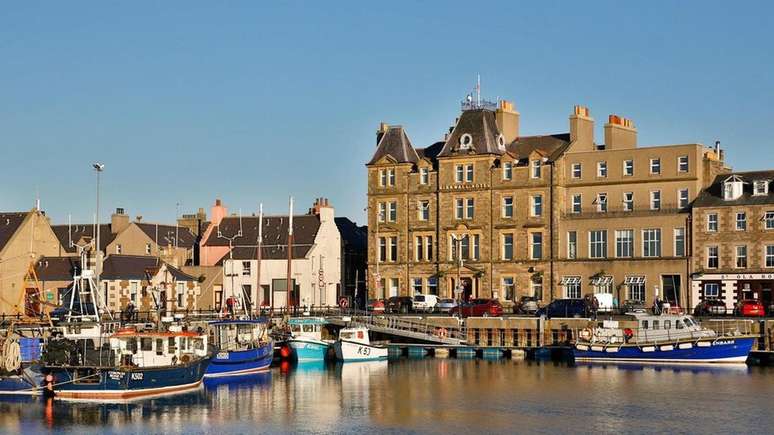 No porto de Kirkwall, o hidrog&ecirc;nio tem sido usado para acender as luzes de navios e aquecer um sal&atilde;o