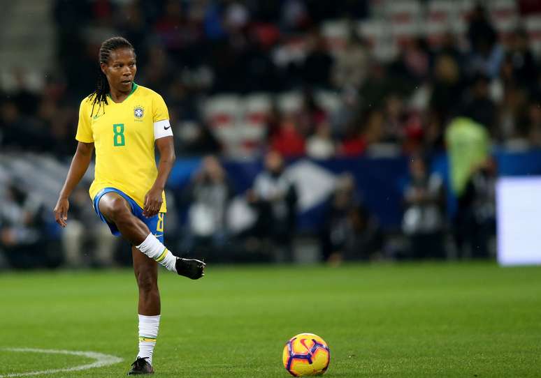 Formiga em campo pela Seleção em amistoso contra a França, em Nice