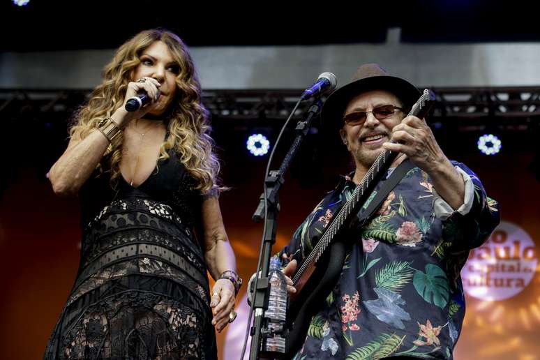 Maria Alcina durante apresentação na Virada Cultural 2019, no Largo do Arouche