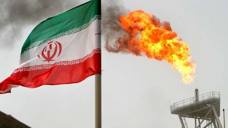 Os EUA têm endurecido as sanções às exportações iranianas, incluindo petróleo