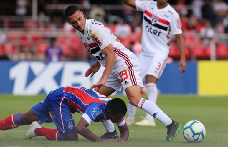 Antony atuou 90 minutos contra o Bahia, no último domingo, mesmo com dores (Foto: Rubens Chiri/saopaulofc.net)