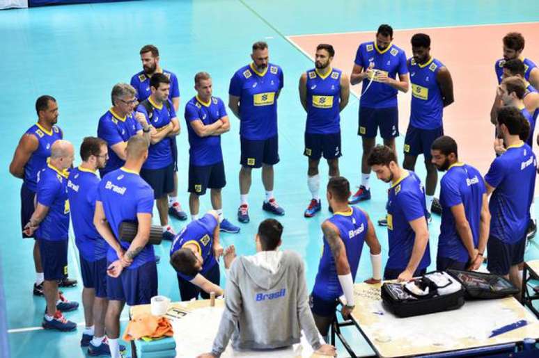 Seleção antes do treino no Taquaral (Marcos Riboli/Vôlei Renata)