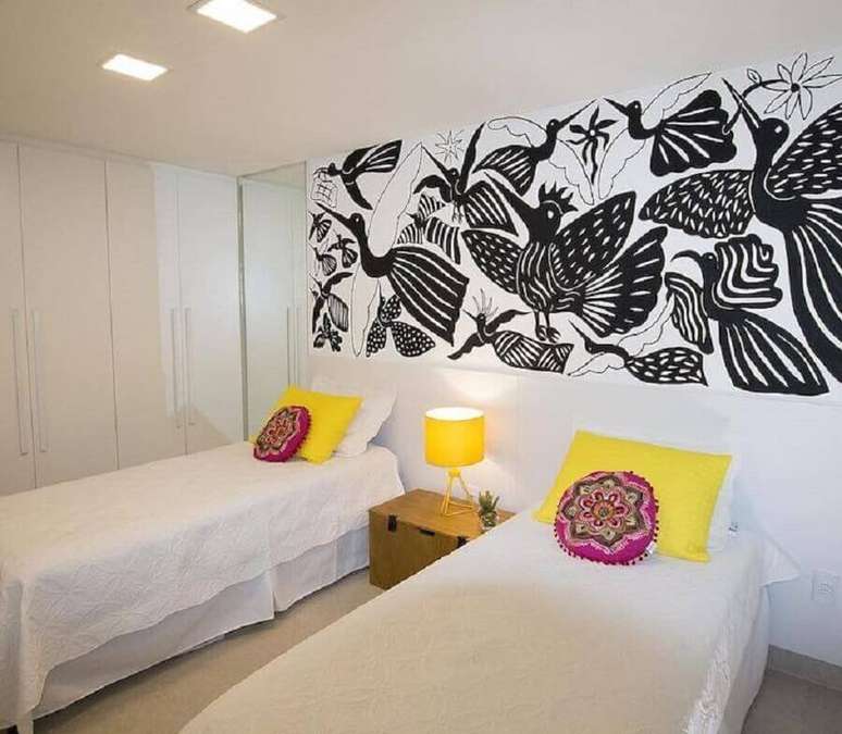 7. O abajur para quarto pode ser o ponto alto da decoração do ambiente – Foto: Ana Cunha Arquitetura