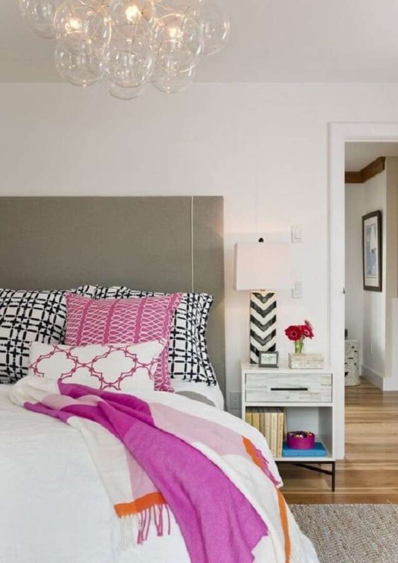 6. Saiba como escolher abajur para quarto e transforme a decora&ccedil;&atilde;o desse ambiente &ndash; Foto: We Heart It