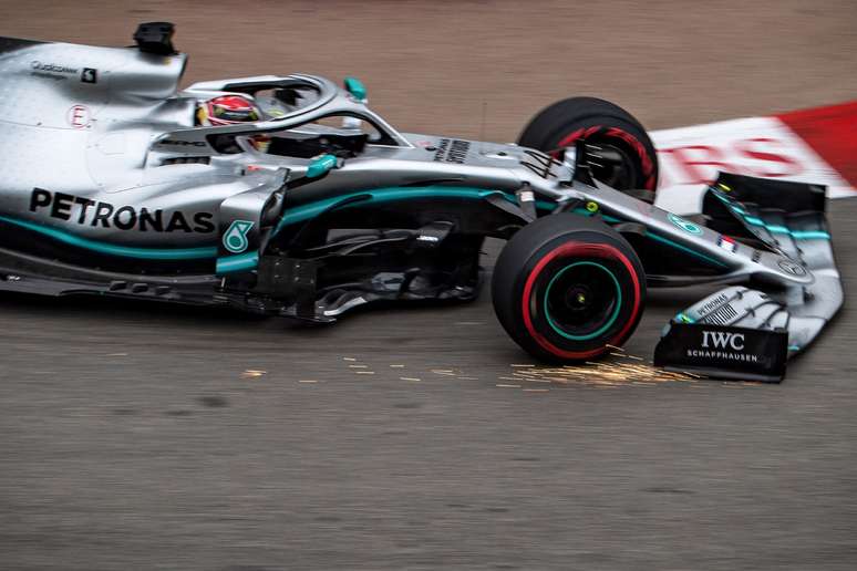 Lewis Hamilton lidera domínio da Mercedes no TL2 em Mônaco