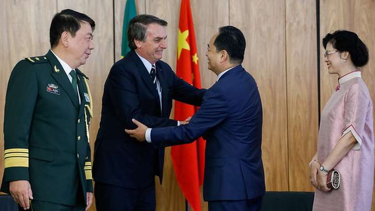 Segundo especialistas, a curto prazo, Brasil pode lucrar com a disputa comercial entre China e EUA