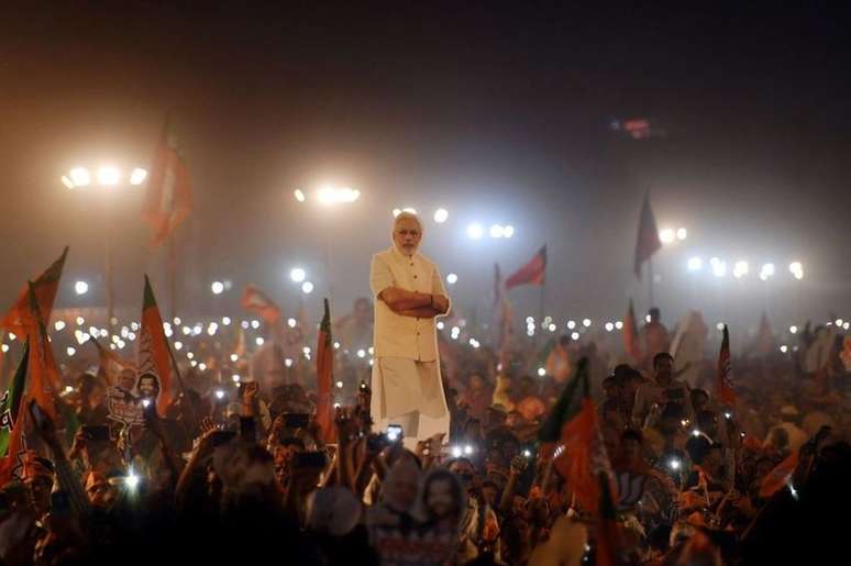 Muitos indianos parecem acreditar que Modi é um messias que vai resolver os seus problemas