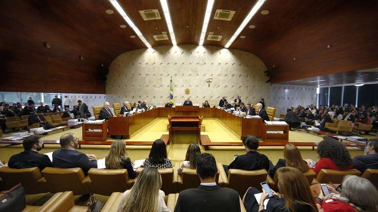 Negociação entre parlamentares foi catalisada em reação à possivel resultado de julgamento no STF sobre homofobia