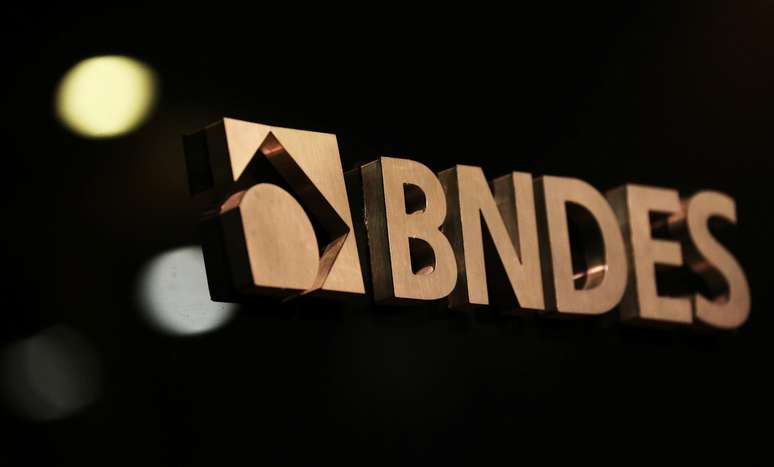 Logotipo do BNDES é visto durante cerimônia de posso do novo presidente do banco, Rio de Janeiro. 8/1/2019. REUTERS/Sergio Moraes 