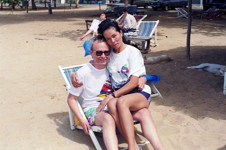 Sommai e o marido quando se conheceram em Pattaya há quase 30 anos