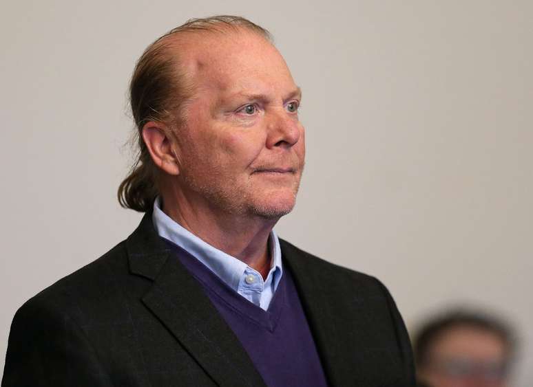 Chef de cozinha Mario Batali em tribunal em Boston
24/05/2019 David L Ryan/Pool via REUTERS