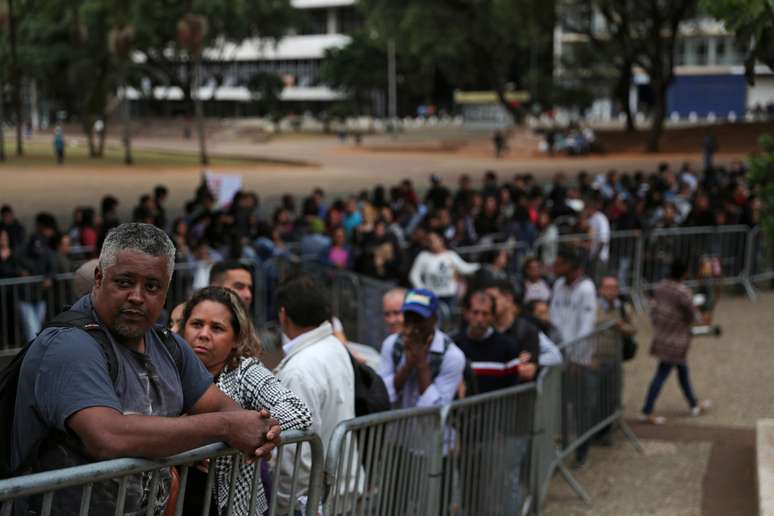 Pessoas buscam vagas de trabalho no centro de São Paulo
29/03/2019
REUTERS/Amanda Perobelli