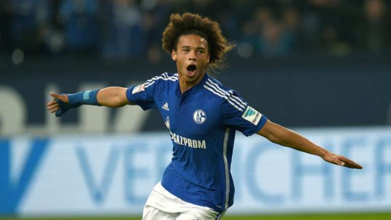 Sané com a camisa do Schalke 04 (Foto Patrik Stollarz/AFP)