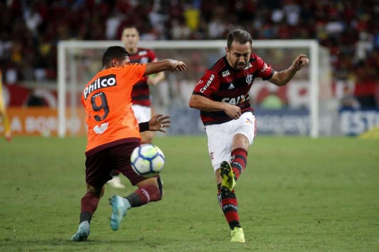 Torcedores poderão acompanhar o duelo entre os clubes rubro negros pela internet (Foto: Gilvan de Souza/Flamengo)