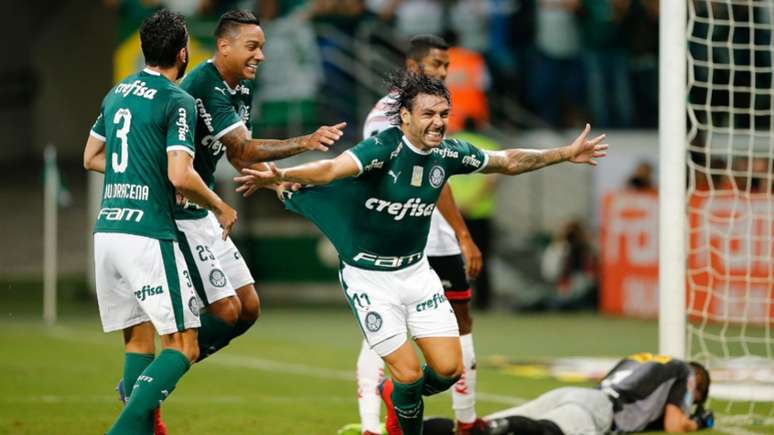 Ricardo Goulart deixou o Palmeiras depois de 12 partidas (Foto: Marcelo Machado de Melo/Fotoarena)