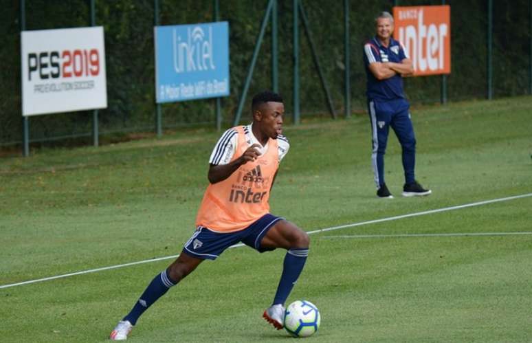 Calazans já treinou com os companheiros na última quinta-feira (Foto: Érico Leonan/saopaulofc.net)