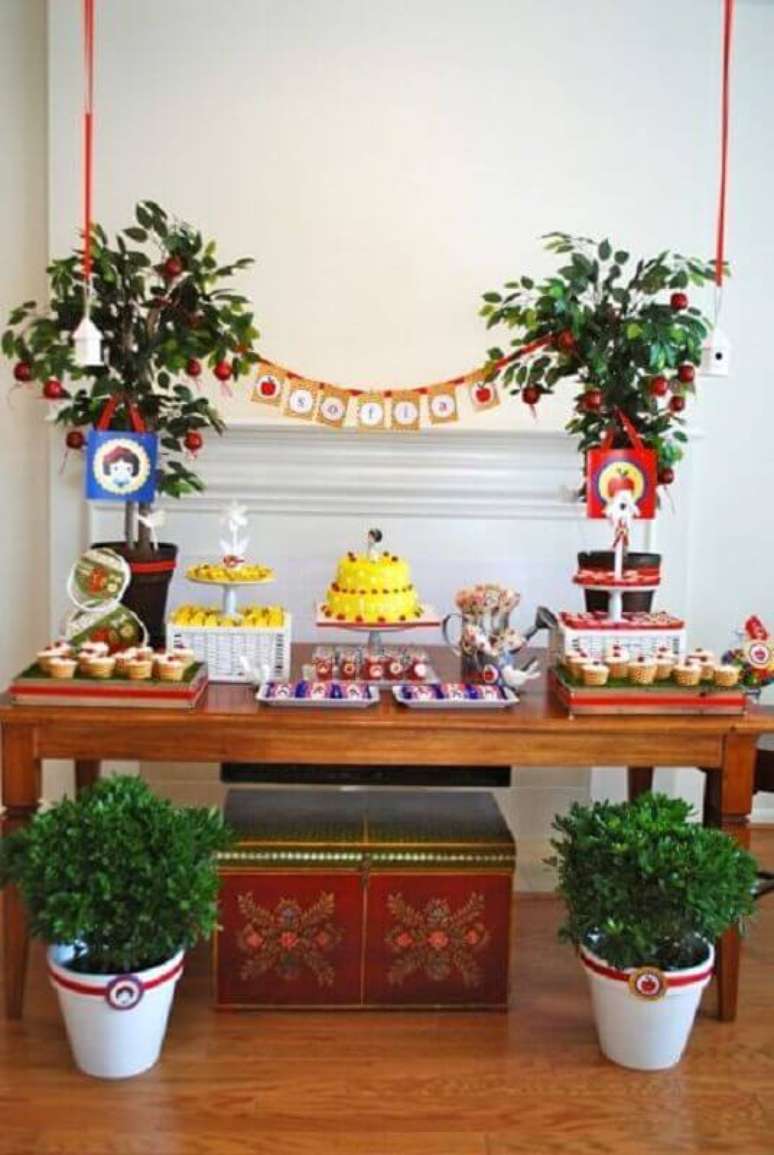 36. Ideia de decora&ccedil;&atilde;o para festa Branca de Neve simples &ndash; Foto: Festa da Marinoca!