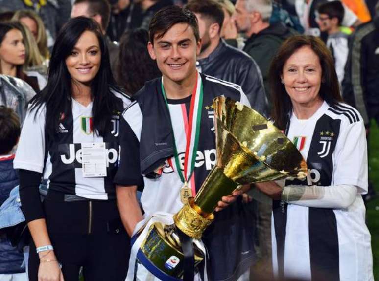 Dybala garante que pretende continuar na Juventus