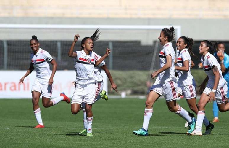 São Paulo venceu o Palmeiras por 2 a 1, no Pacaembu, pelo Paulistão Feminino (Foto: Rubens Chiri/saopaulofc.net)