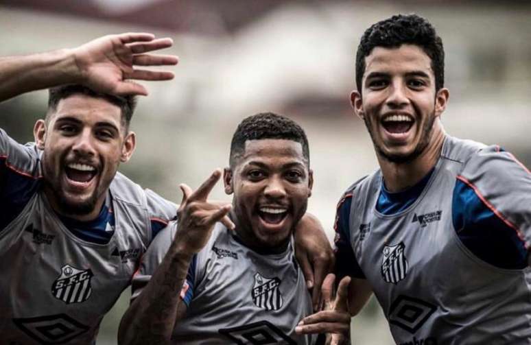 Yuri Alberto, Marinho e Kaique Rocha, em treino do Santos, neste sábado, no CT Rei Pelé (Ivan Storti/Santos FC)