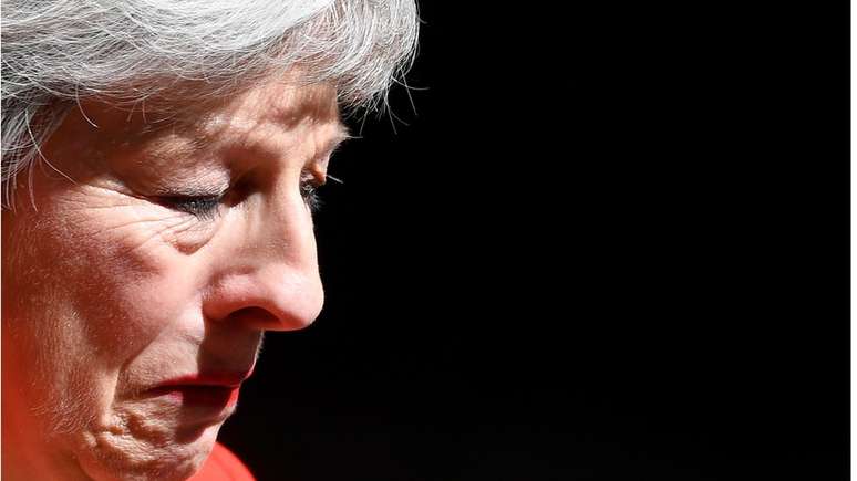 Theresa May não conseguiu aprovar com o Parlamento um acordo para o Brexit e anunciou que vai deixar o cargo de premiê