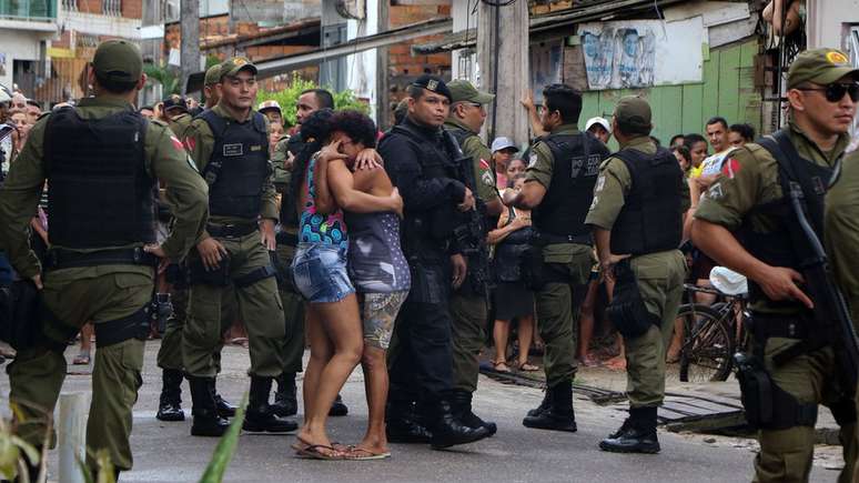 Mais de 10 pessoas foram mortas a tiros em um bar de Belém, em 19 de maio; especialistas dizem que volume maior de munições pode dificultar futuras investigações