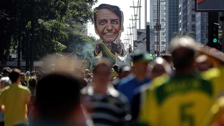 Protestos a favor do presidente Jair Bolsonaro (PSL) levaram milhares de manifestantes às ruas
