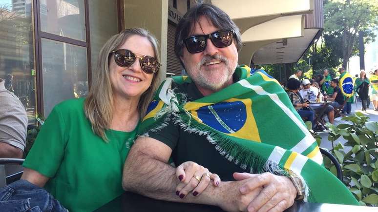 O médico Heitor Oliveira, de 62 anos, e sua esposa, a dentista Ana Maria Oliveira, 60, foram à Paulista para apoiar Bolsonaro