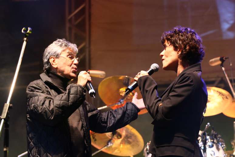 Show do João Rock 2007 teve encontro entre Caetano Veloso e a banda Os Mutantes