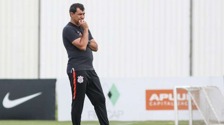O técnico Fábio Carille durante treinamento do Corinthians (Foto: Ricardo Moreira/Fotoarena/Lancepress!)