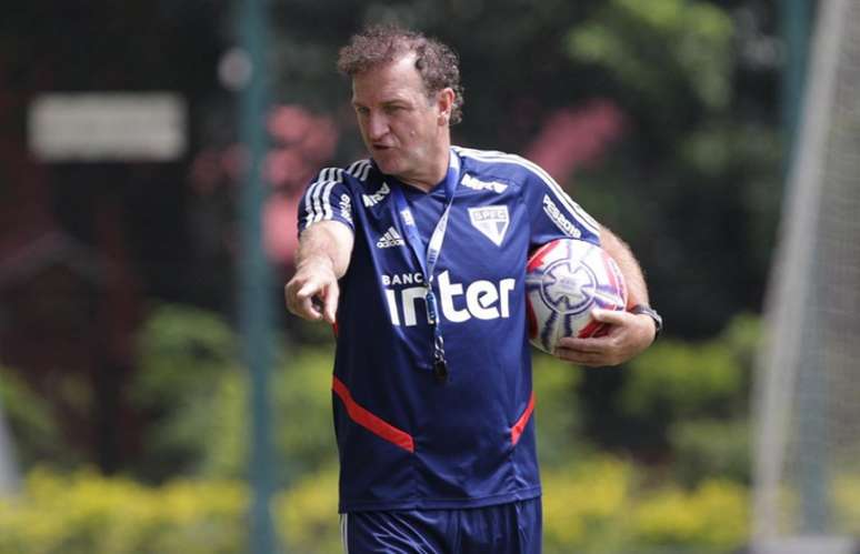 Cuca durante treino no CT da Barra Funda (Érico Leonan/saopaulofc.net)