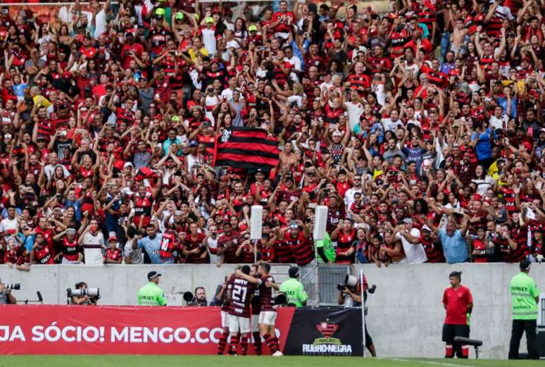 Flamengo venceu os reservas do Athletico-PR, mas novamente sofreu gols (Foto: Diego Maranhão)