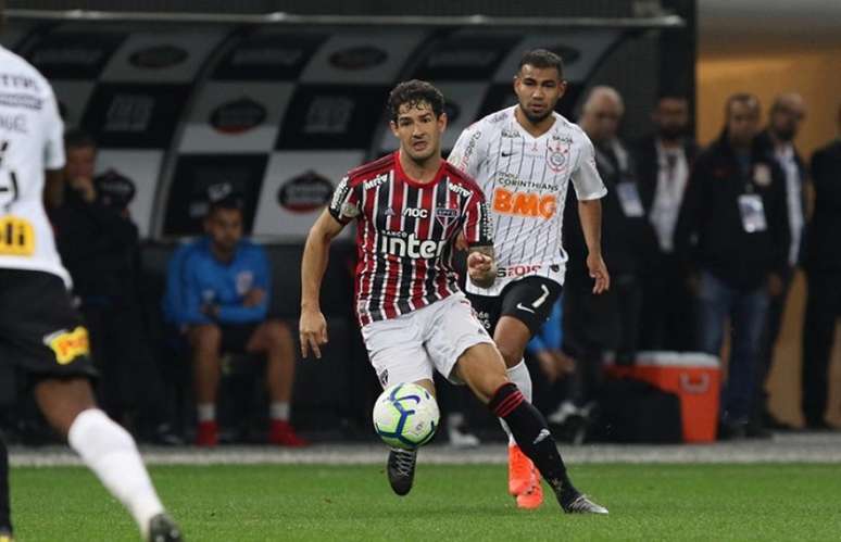 Alexandre Pato reencontrou seu ex-clube e reconheceu que não foi bem no jogo (Foto: Rubens Chiri/saopaulofc.net)