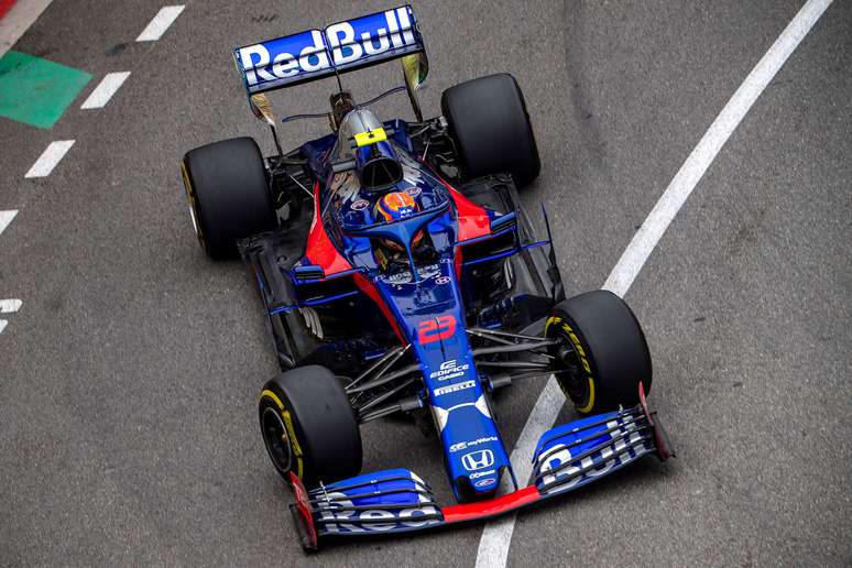 Albon agradece a estratégia da Toro Rosso após conseguir pontuar