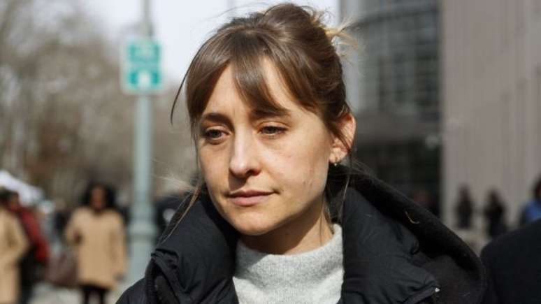 A atriz Allison Mack admitiu ser c&uacute;mplice de Raniere