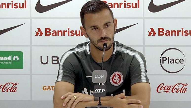 Com Iago na seleção, Uendel festeja chance de atuar 4 jogos seguidos pelo Inter