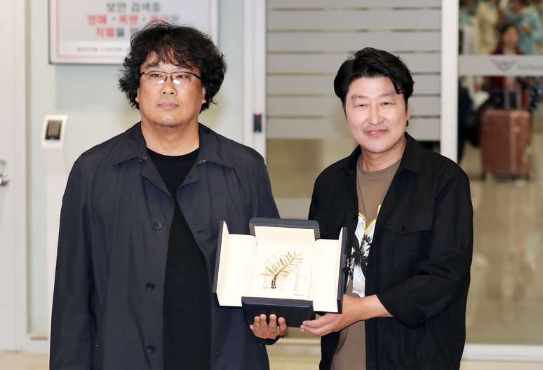 Diretor sul-coreano Bong Joon-ho e ator Song Kang-ho, de &#039;Parasite&#039;, ganhador da Palma de Ouro