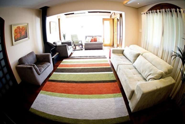 18. No projeto de Inova Arquitetura, o vermelho e o verde est&atilde;o nos detalhes