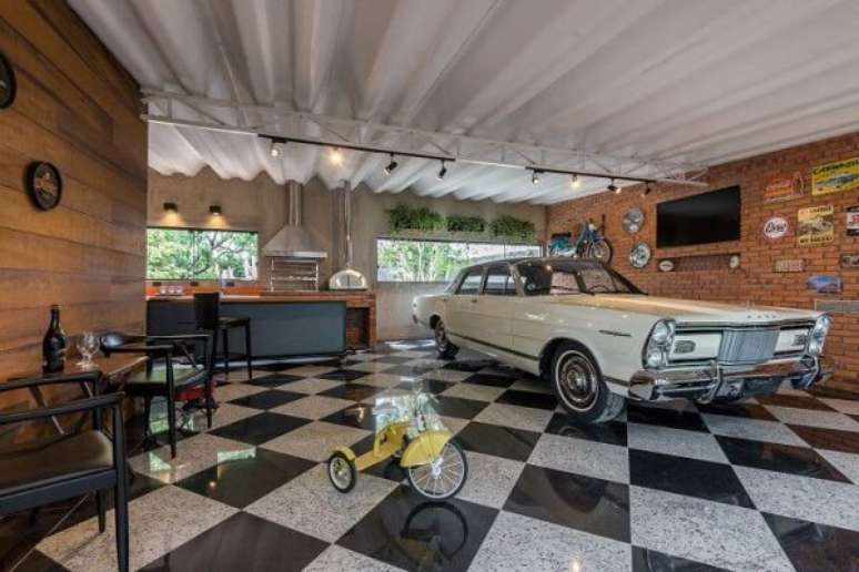 42. Piso para garagem com revestimento de porcelanato. Fonte: Pinterest