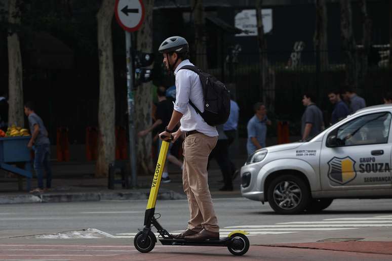 A iniciativa de colocar o patinete elétrico nas ciclovias e ciclofaixas de São Paulo é elogiada pelos especialistas
