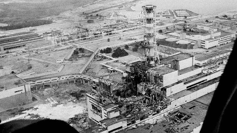 A destruição no reator 4 da Usina de Chernobyl após o fim do incêndio (Foto: Volodymir Repik)