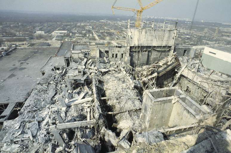 O prédio do reator 4 destruído (Foto: Getty Images)